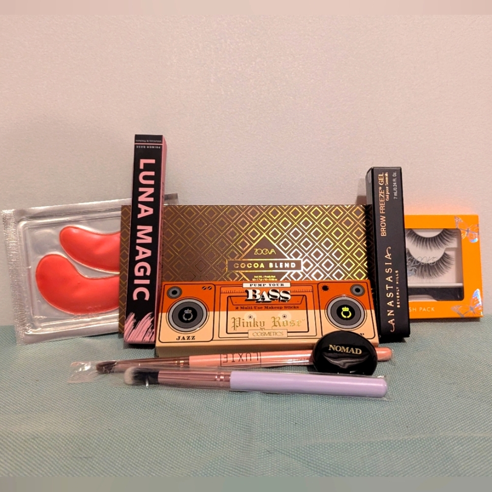 All About the Eyes Beauty Bundle